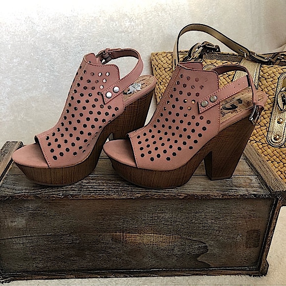 G by Guess Dusty Rose/ Pink Open toe Peep Toe High Heel Wedge Sandals
